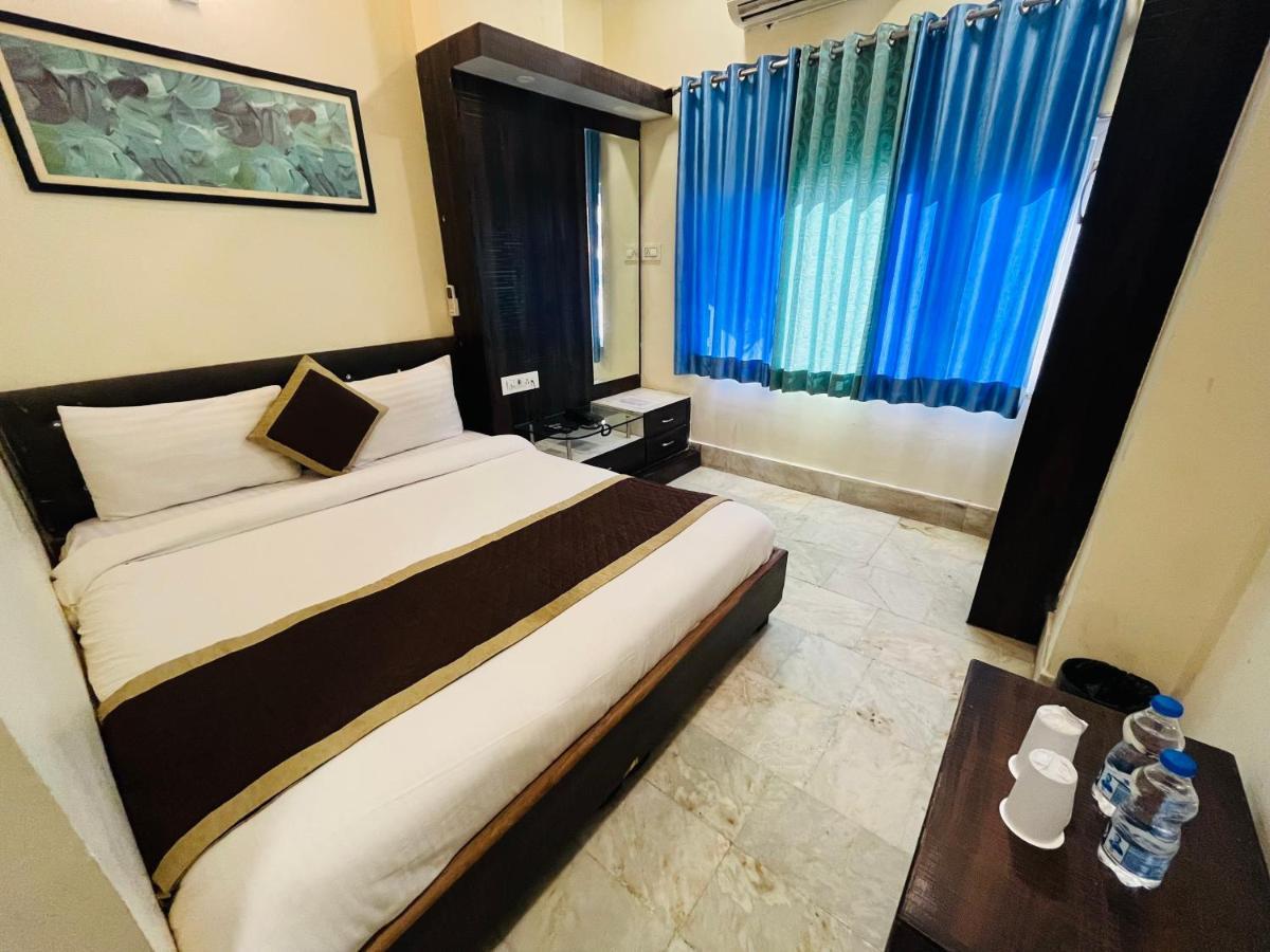 Hotel Raj Vilas Удайпур Экстерьер фото